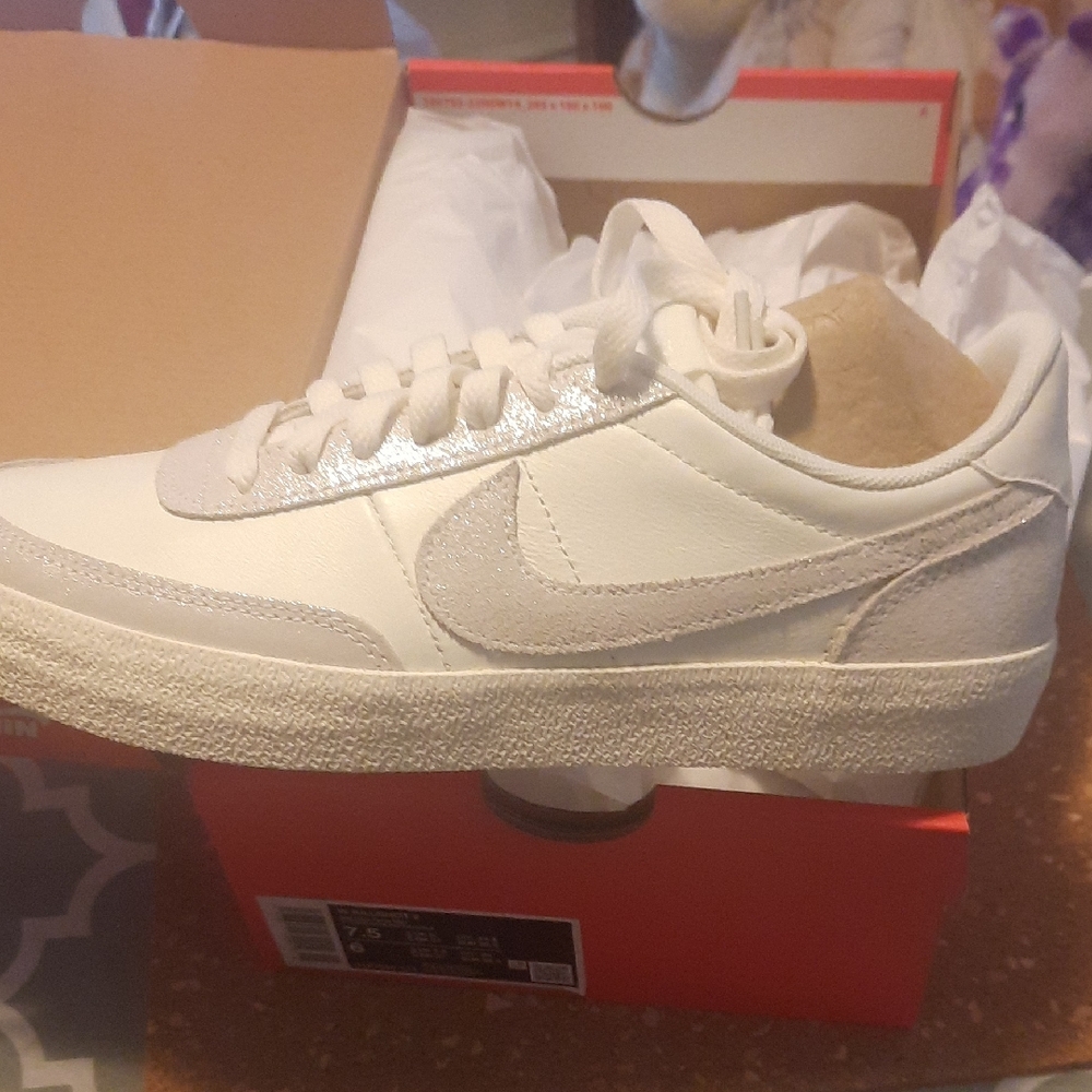 Nike Women's White Sneakers - Picture 1 of 5